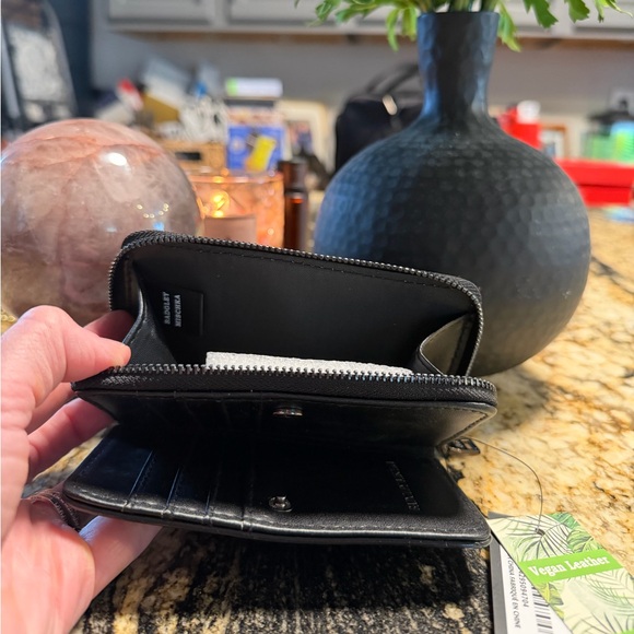 Badgley Mischka black Croc-Embossed Card Holder - Picture 4 of 4